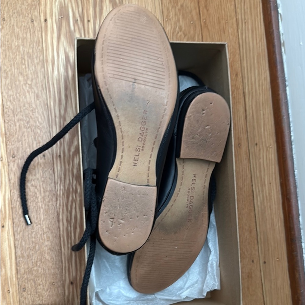 Kelsi Dagger Black Flats - Picture 3 of 6